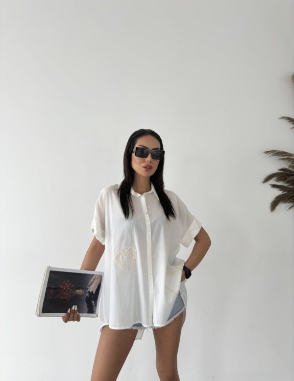 Kalp Nakış Detaylı Gömlek