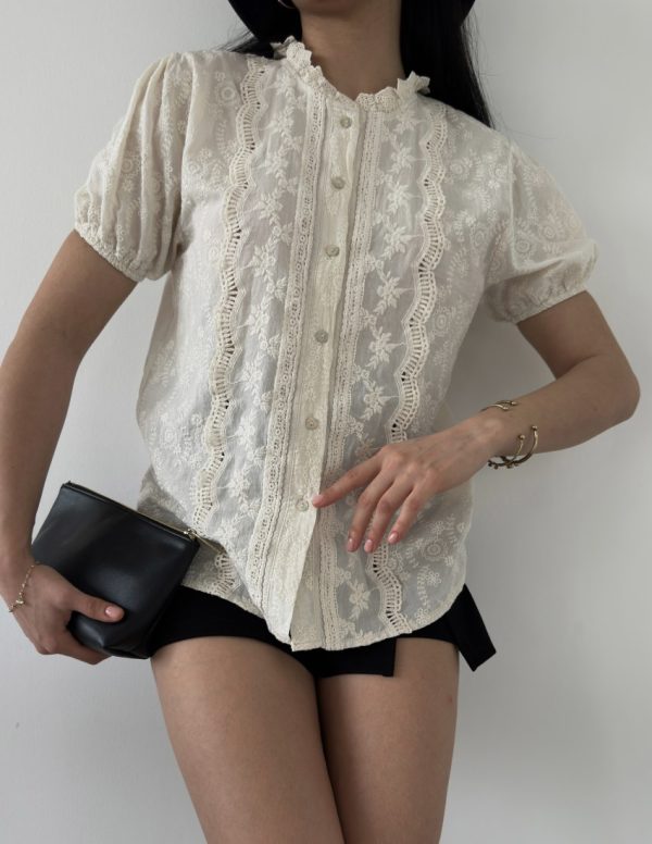 Kısa Kollu Vual Güpür Detaylı Bluz